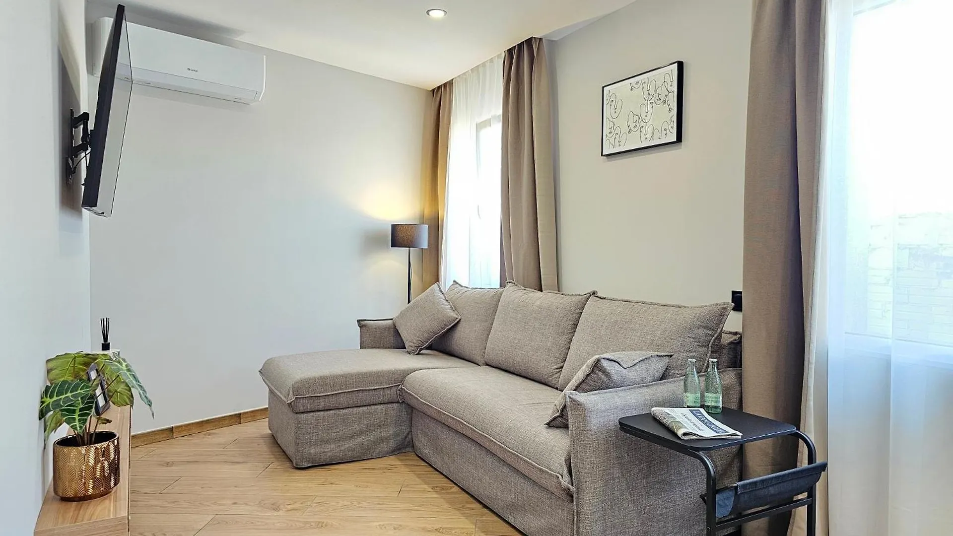 Hostal Lagom Apartments New, 5 Min Walk From The Sea Lloret de Mar España