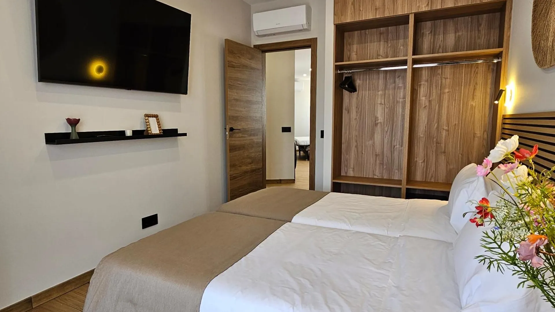 Hostal Lagom Apartments New, 5 Min Walk From The Sea Lloret de Mar