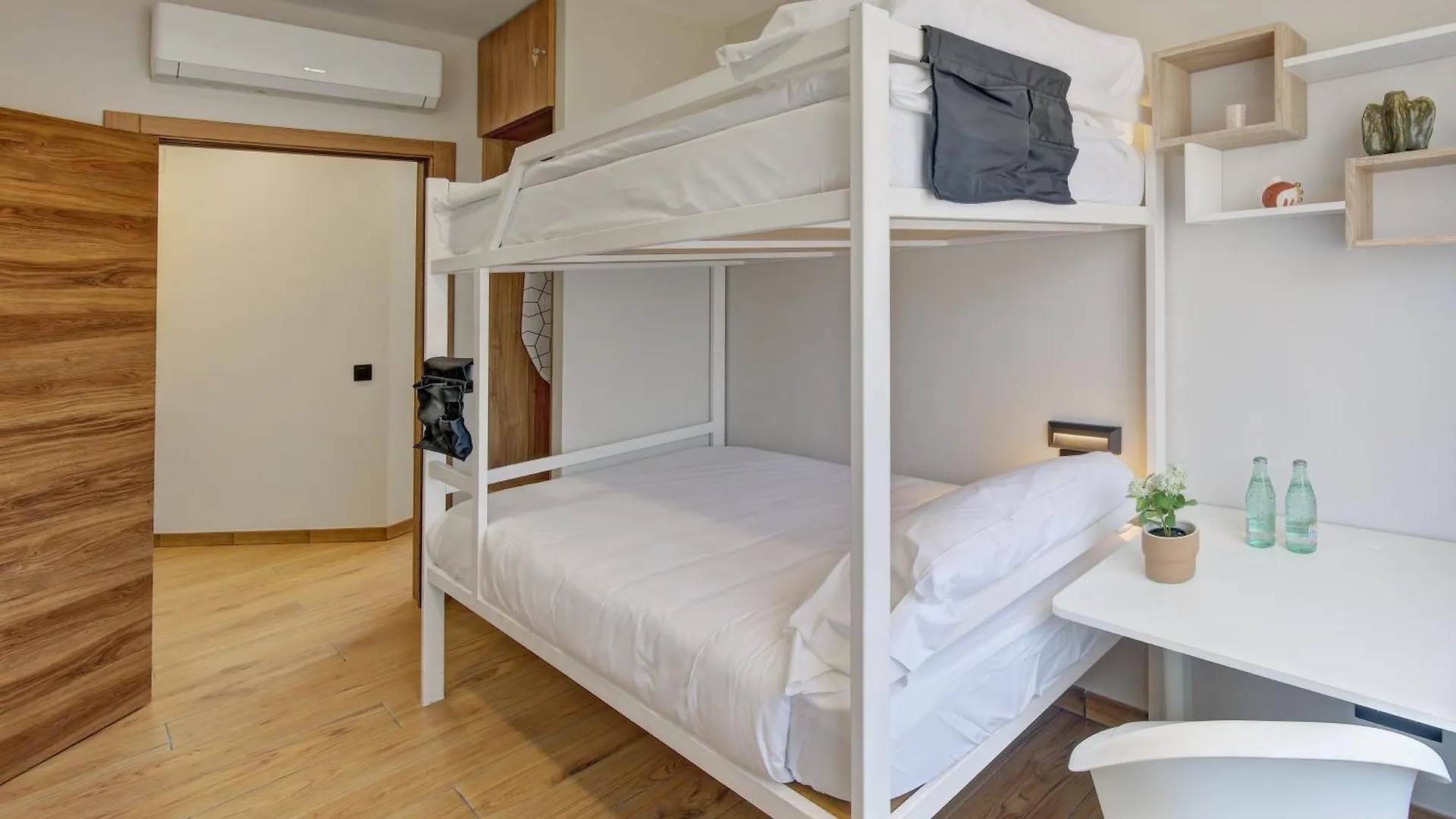 Lagom Apartments New, 5 Min Walk From The Sea Lloret de Mar Hostal