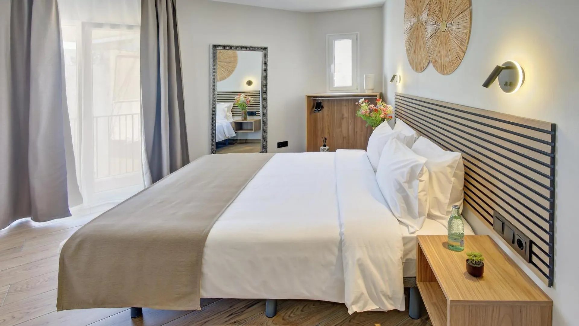 Hostal Lagom Apartments New, 5 Min Walk From The Sea Lloret de Mar España