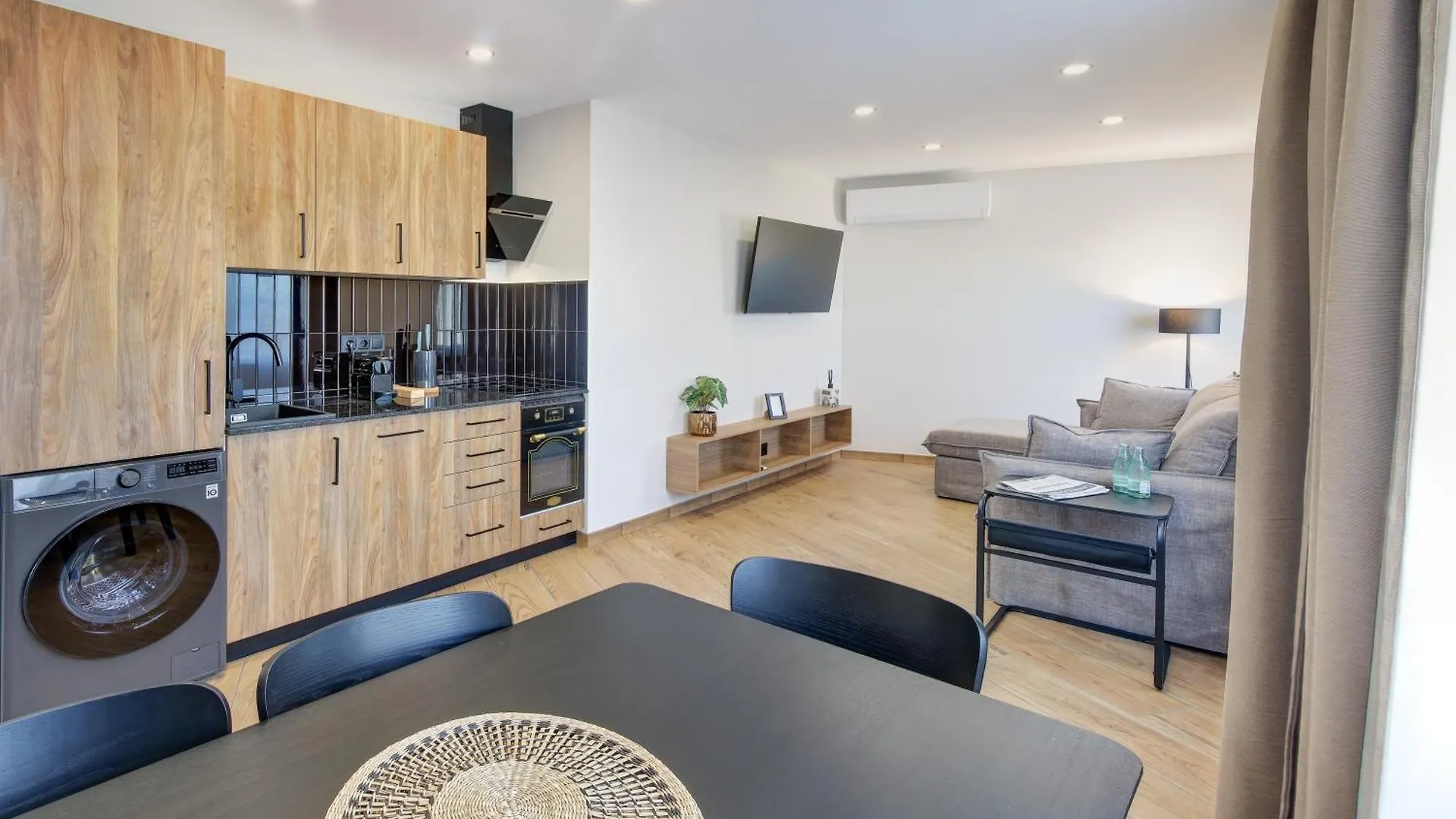Hostel Lagom Apartments New, 5 Min Walk From The Sea Lloret de Mar Hiszpania